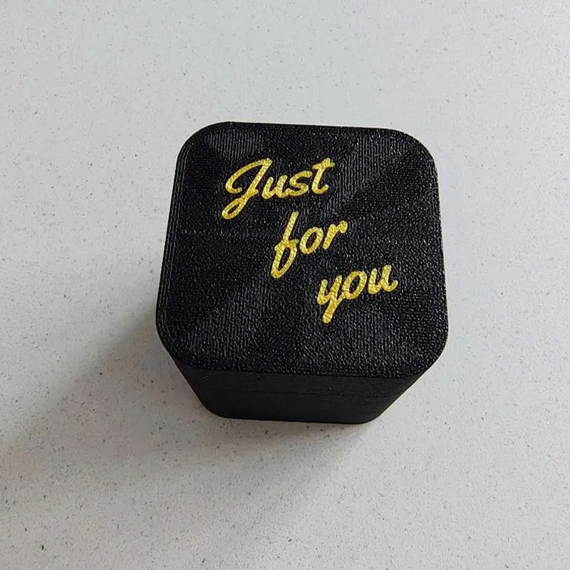 【Bis zu 50% Rabatt】Mittelfinger in einer Box