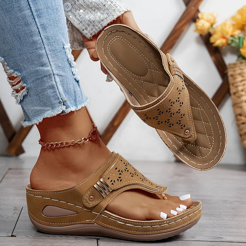 Tiara | Stilvolle Keilsandalette