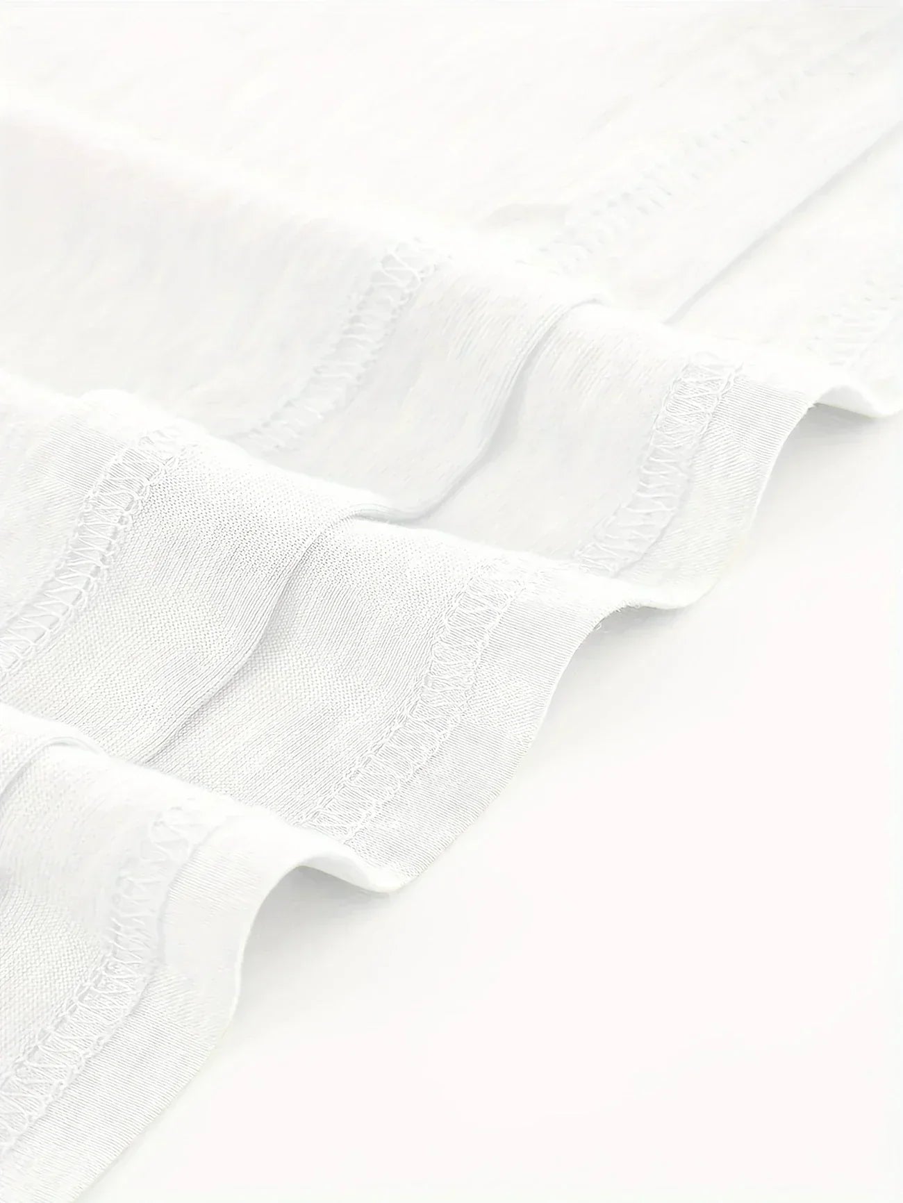 Amouryn | Herzprint-Shirt mit V-Ausschnitt und lässiger Leichtigkeit