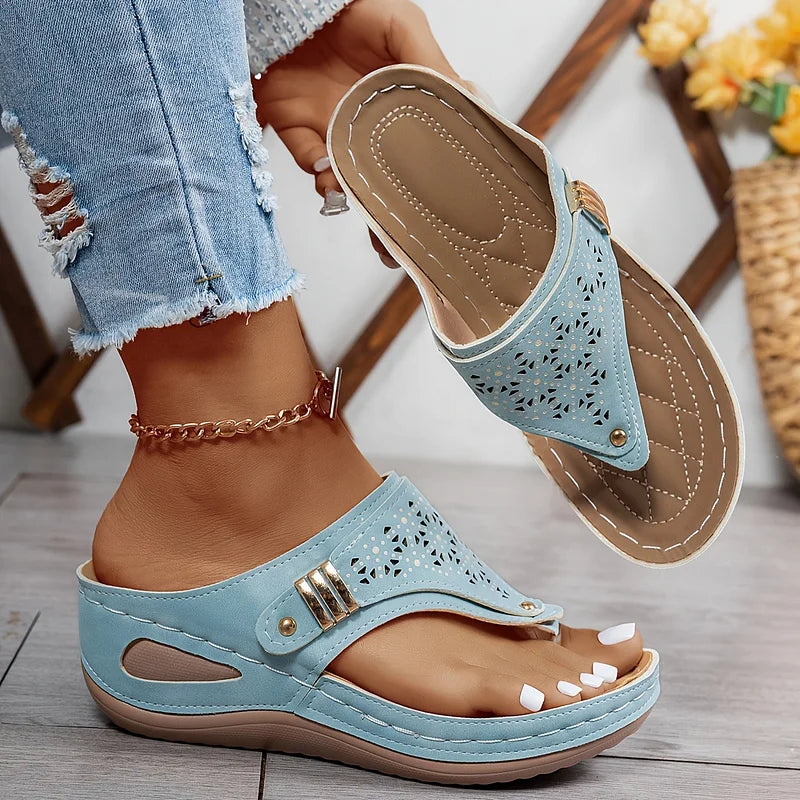 Tiara | Stilvolle Keilsandalette