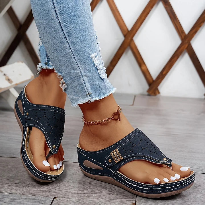 Tiara | Stilvolle Keilsandalette
