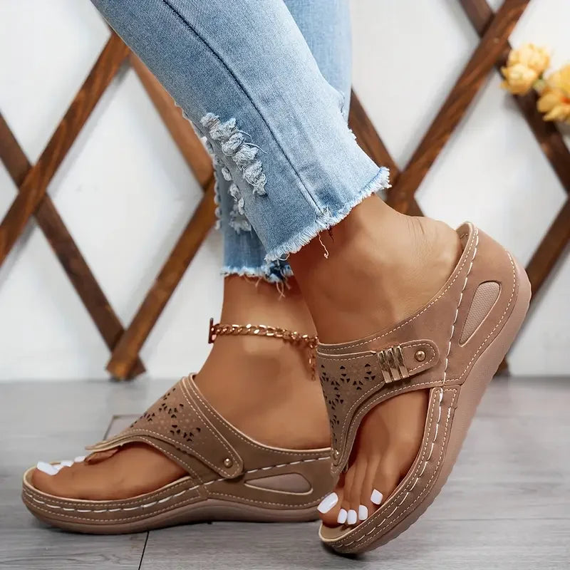 Tiara | Stilvolle Keilsandalette