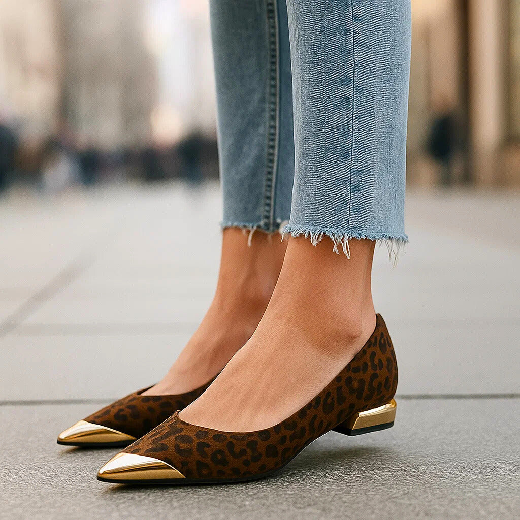 Julia Aveline | Elegante Goldspitze mit Komfortsohle