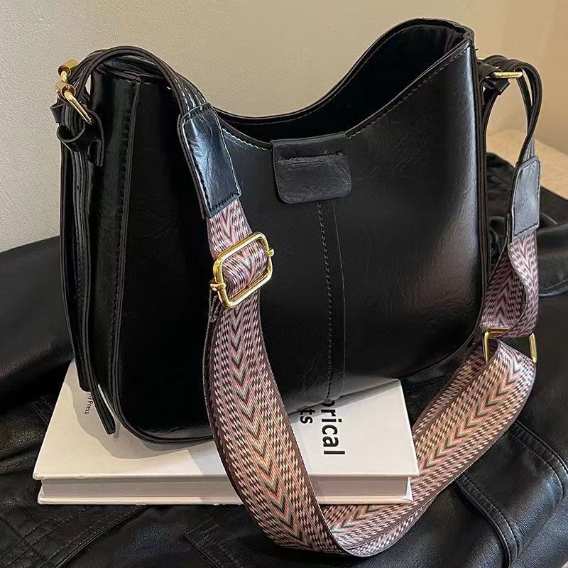Dorelia – Strukturierte Schultertasche