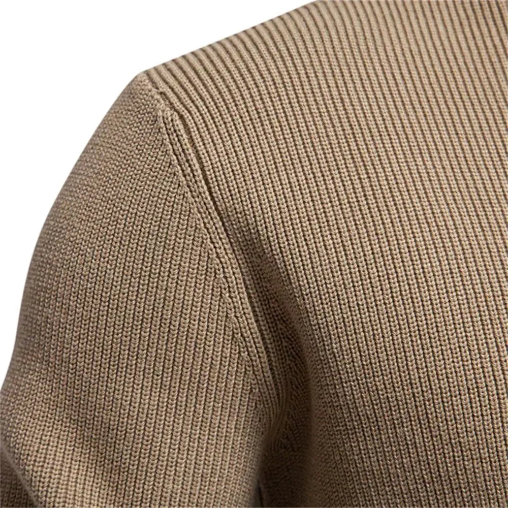 Konrad | Stilvolles Herrenpullover mit Knopfdesign