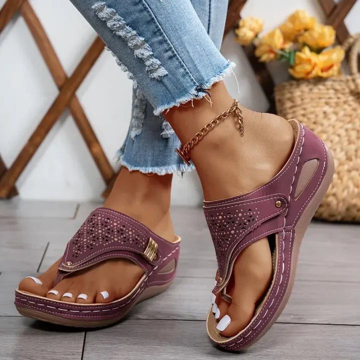 Tiara | Stilvolle Keilsandalette