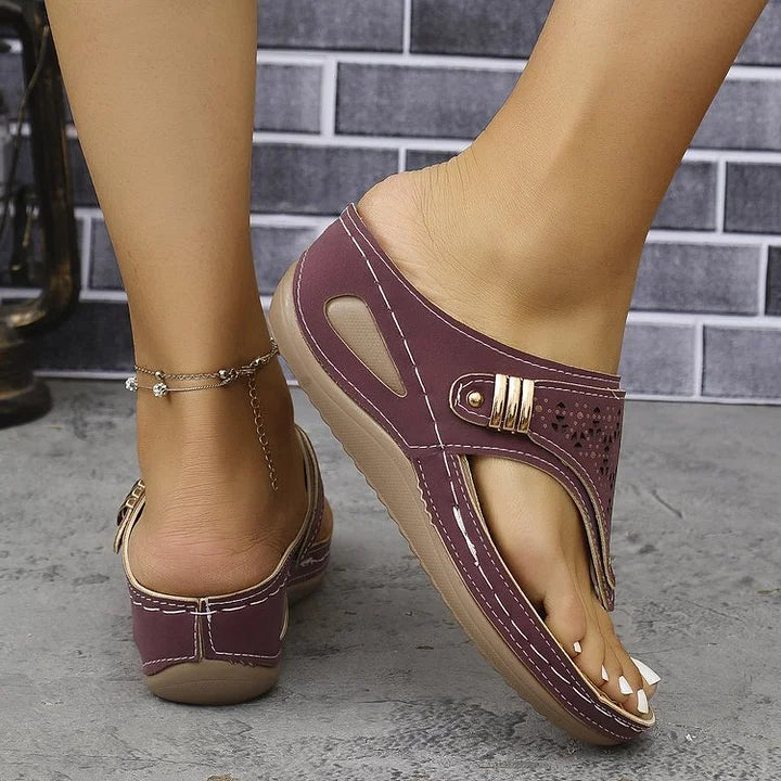 Tiara | Stilvolle Keilsandalette