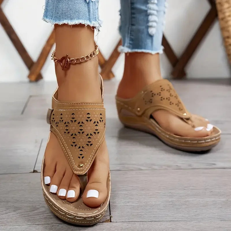 Tiara | Stilvolle Keilsandalette