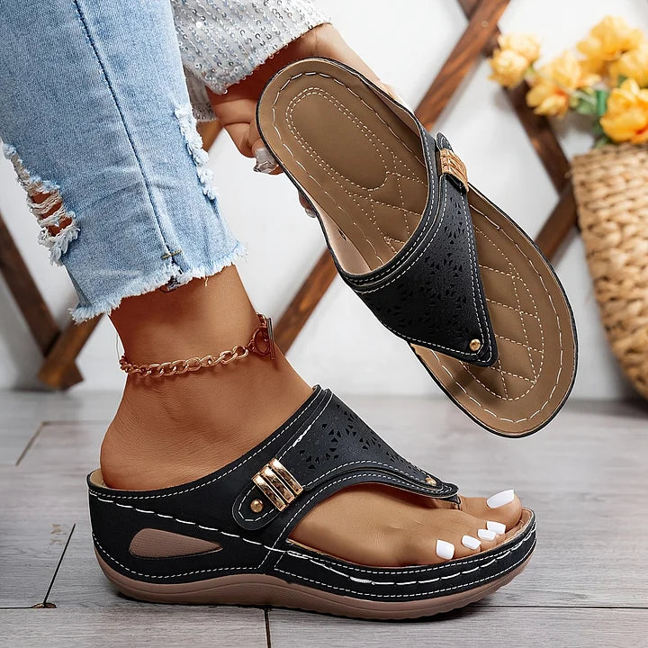 Tiara | Stilvolle Keilsandalette