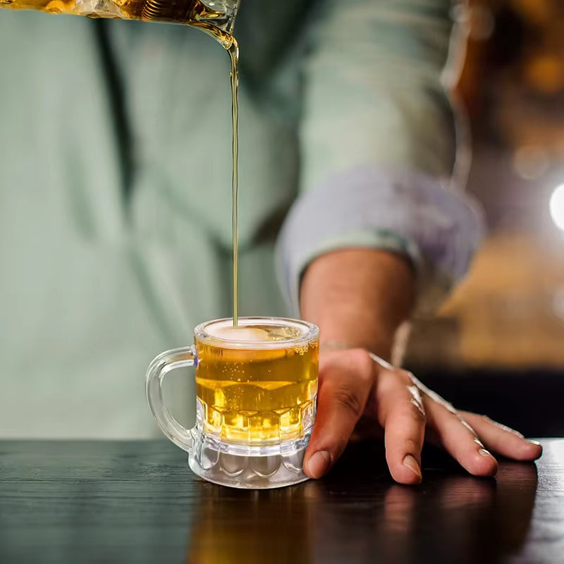 Mini Bierkrug-Set | Stapelbares Griffdesign | 30 ml Fassungsvermögen | Partybereit