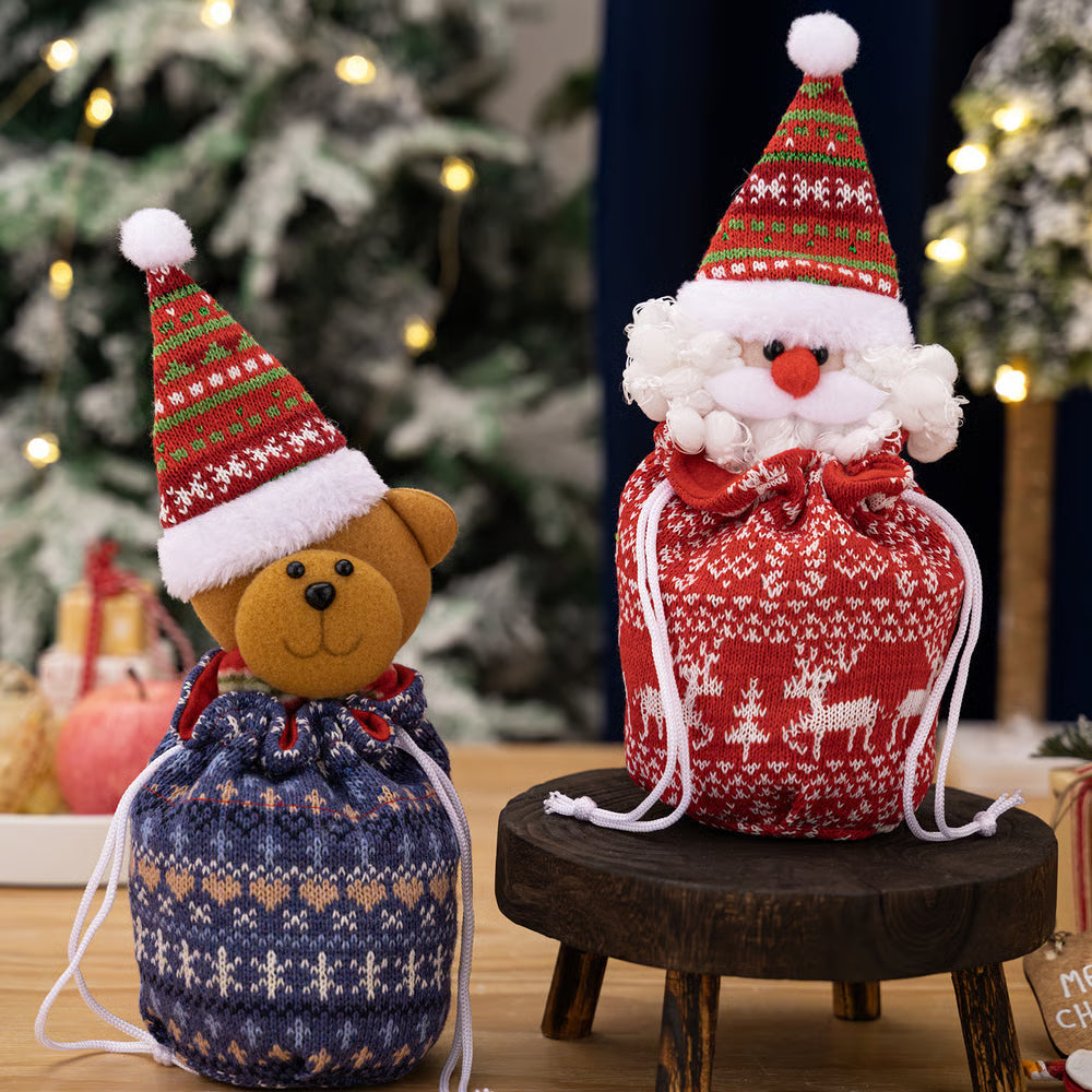 FestiveJoy – Gestrickte Weihnachtsgeschenkbeutel mit Puppe | 1+1 GRATIS