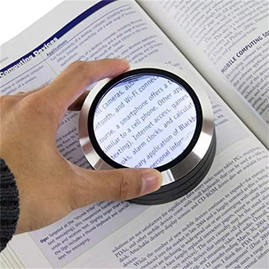 (50% Rabatt) - 6XMagnifier - LED-Lupe - Perfektes Licht und Größe für einfaches Lesen!