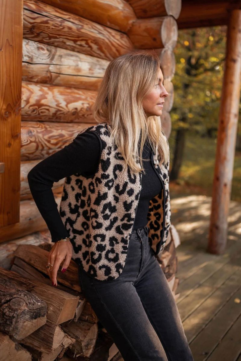 Astrid | Die Leoparden-Strickweste