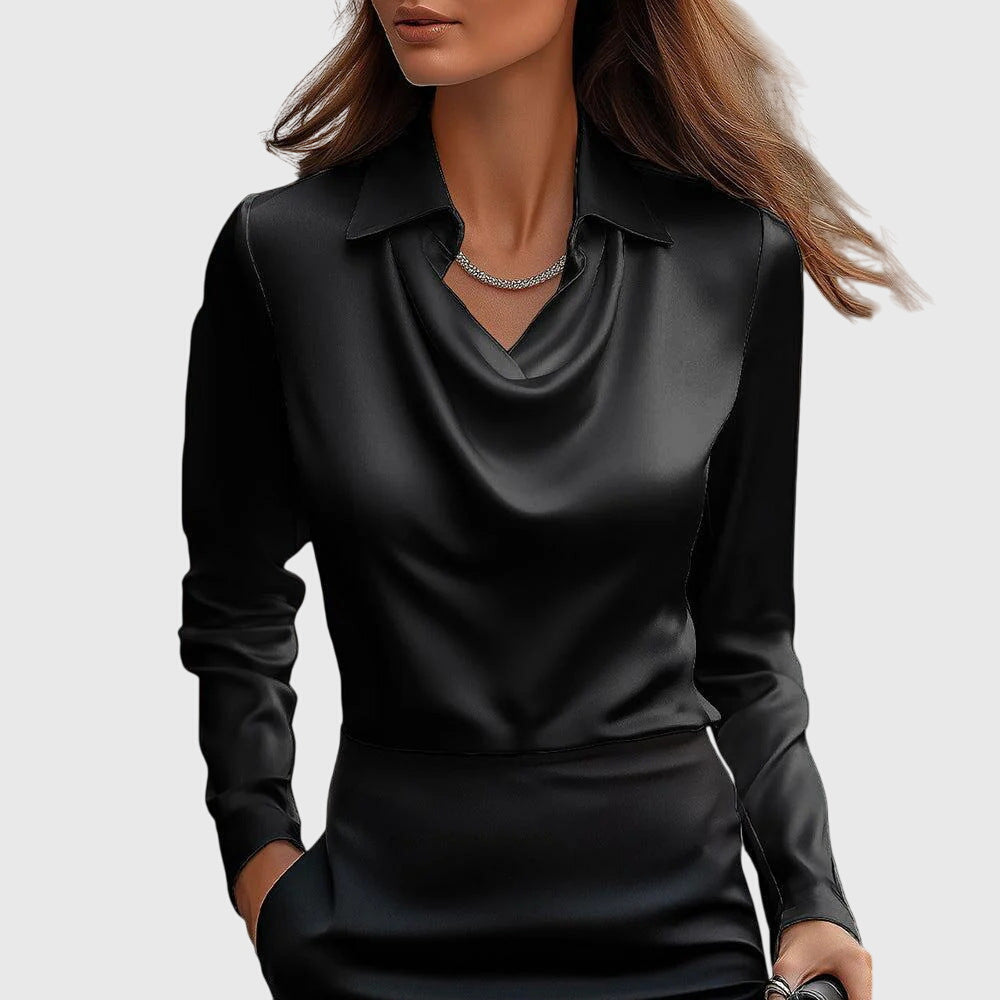 Sylvia – Bluse mit luxuriösem Glanz und Faltenkragen
