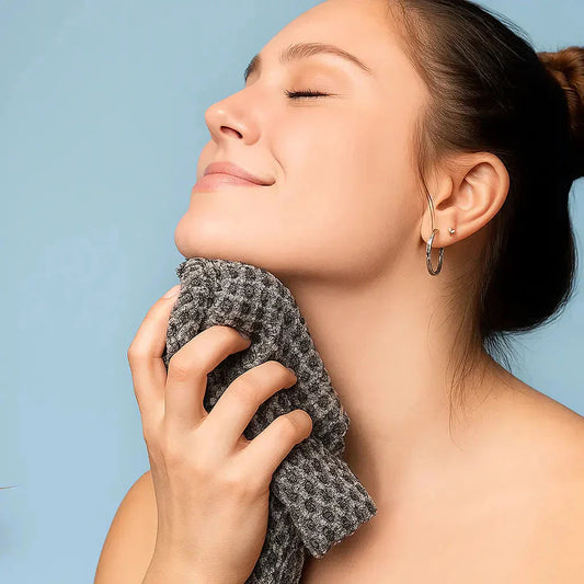 1+1 GRATIS | Peeling-Duschtuch mit Silberionen – Tiefenreinigung & sanfte Exfoliation