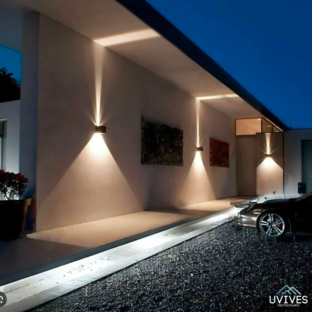 Kabellose Wandlampe mit Bewegungssensor und würfelförmigem Design
