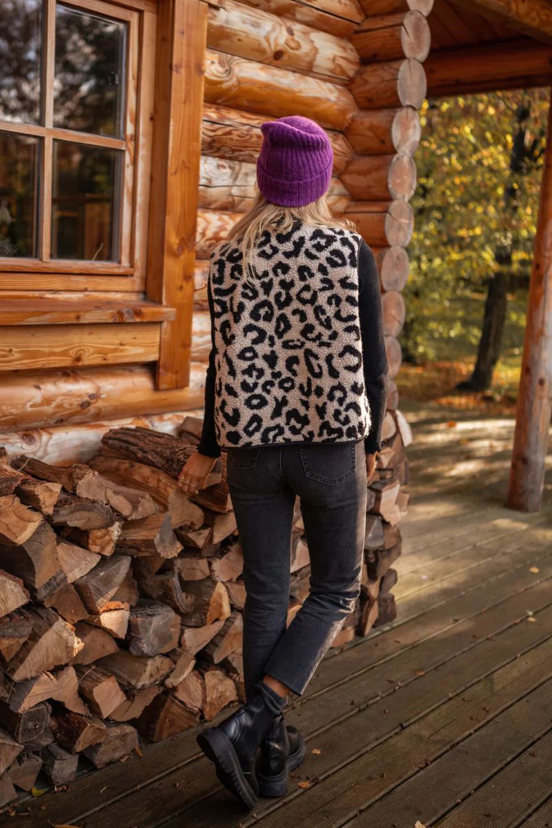 Astrid | Die Leoparden-Strickweste