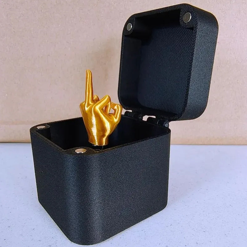 【Bis zu 50% Rabatt】Mittelfinger in einer Box