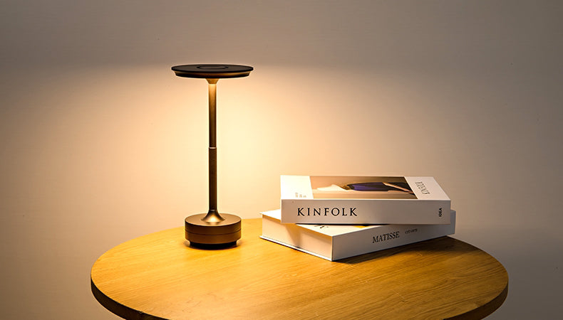 Kabellose LED-Tischlampe mit Touch-Dimmer aus Aluminium IP44