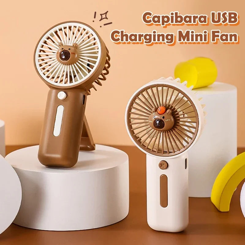 BreezeCap Mini Handventilator | USB Tragbarer Ventilator | 3-Gang Windstufen | Cartoon Capybara Design | Sommerkühlung