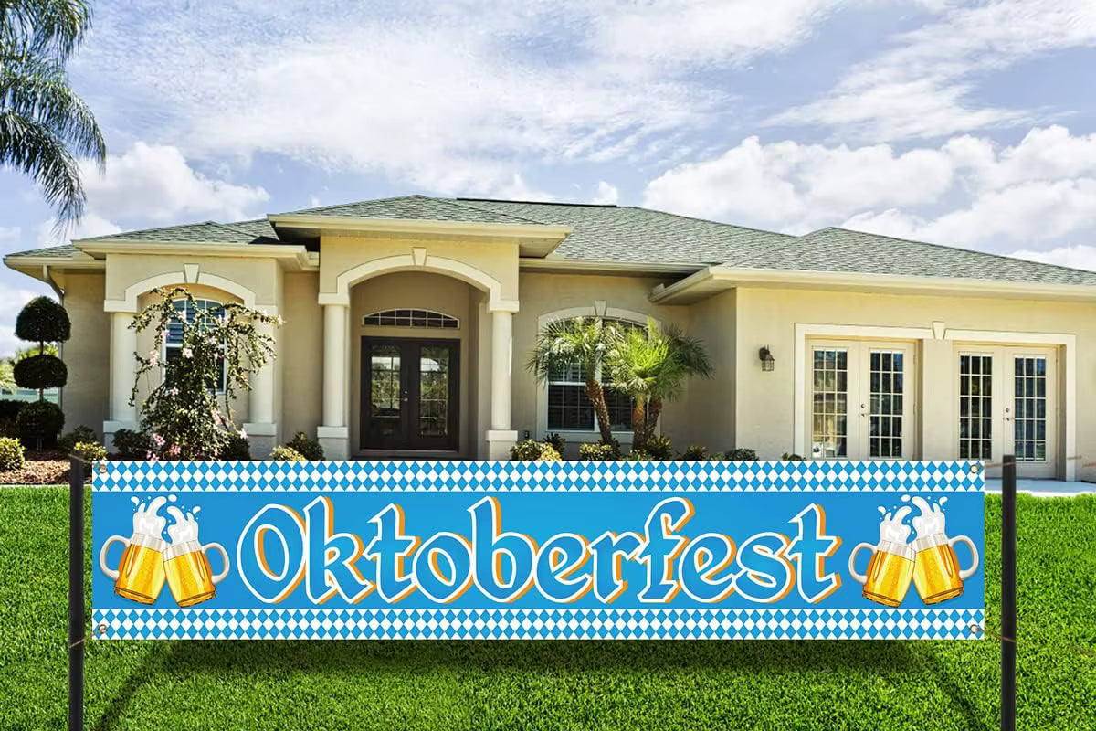 Oktoberfest Zaunbanner | Bayerisches Blau-Weiß Flaggen-Design | Robustes Polyester mit Ösen