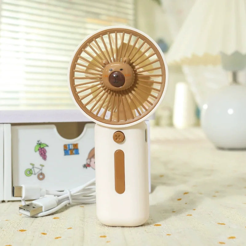 BreezeCap Mini Handventilator | USB Tragbarer Ventilator | 3-Gang Windstufen | Cartoon Capybara Design | Sommerkühlung