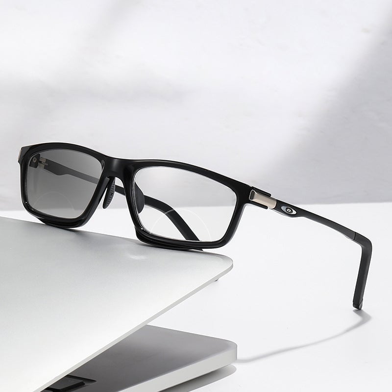 1+1 GRATIS | OptiSport | Sportliche Farbwechsel-Bifokal-Lesebrille