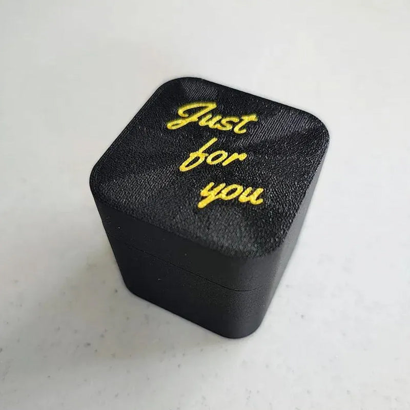 【Bis zu 50% Rabatt】Mittelfinger in einer Box