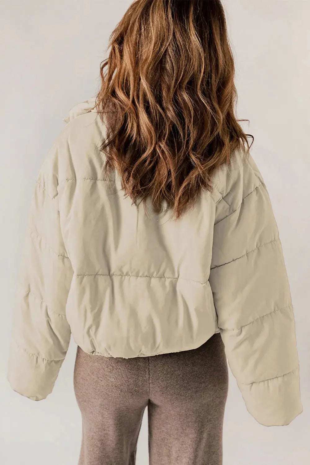 Schicker, länglicher Mantel mit Kragen und Reißverschluss für stylisches Layering