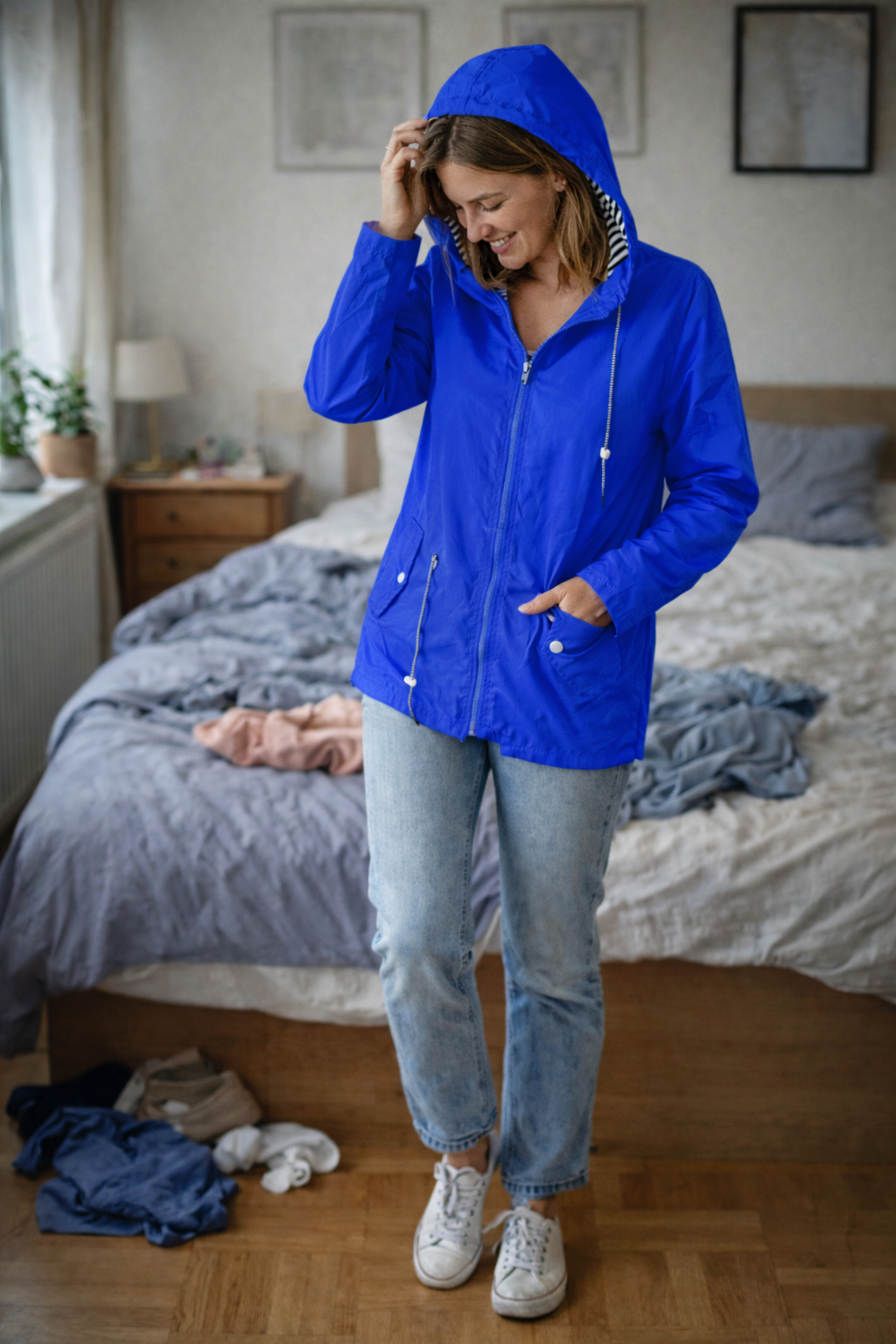 Damen Regenjacke mit langen Ärmeln, Kapuze und Taschen