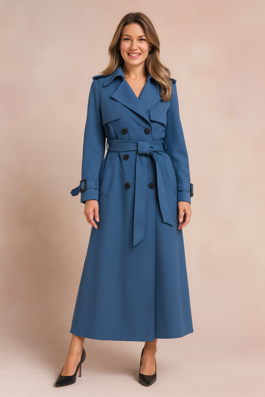 Eleganter langer Trenchcoat für Frauen mit Gürtel und Schnallen-Details