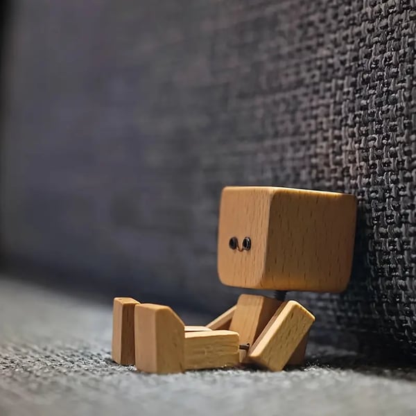 1+1 Gratis | Holz Deko Figur | Bewegliche Wippfunktion | Wechselbare Gesichter