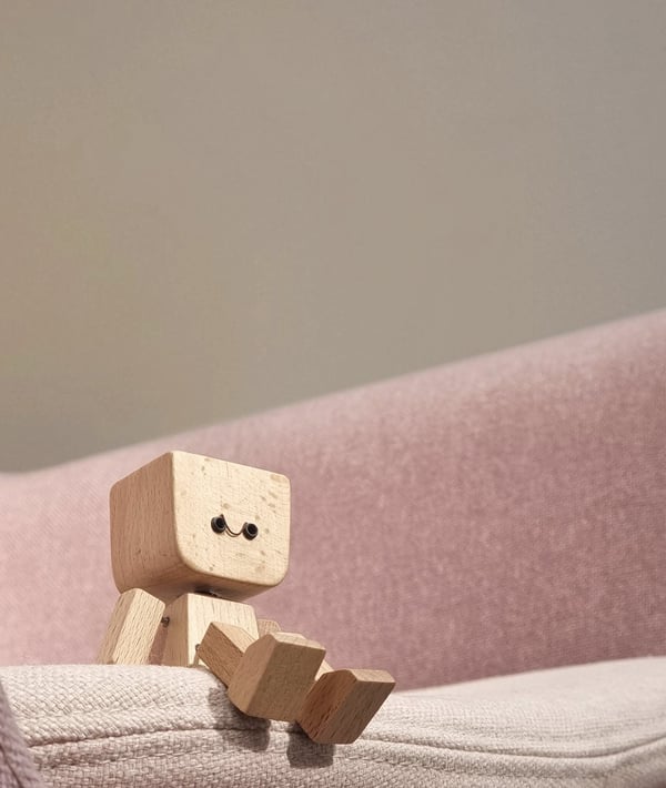 1+1 Gratis | Holz Deko Figur | Bewegliche Wippfunktion | Wechselbare Gesichter