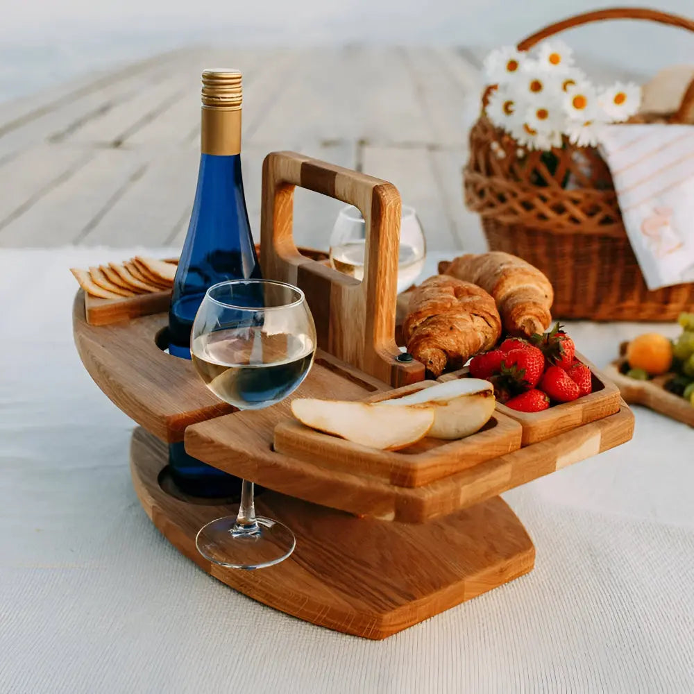 Klappbarer Holz-Picknicktisch | Mit Flaschen und Glashalter | Snackfach | PicknickWerk