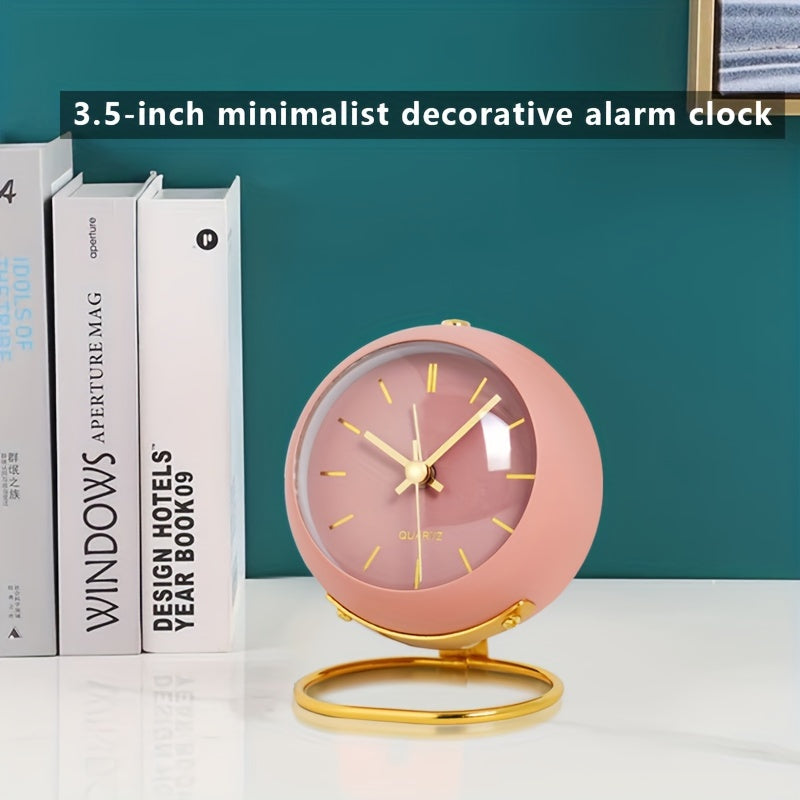 Lautlose Tischuhr | Nordic-Design | Leuchtende Zeiger & Goldene Details | GlowTime