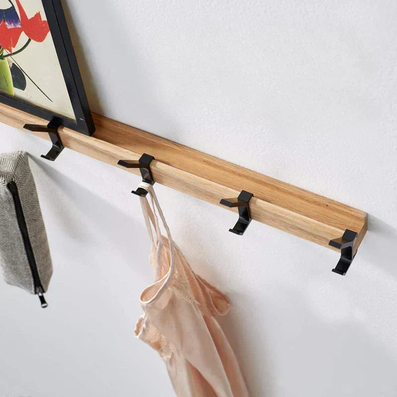 Wandgarderobe mit beweglichen Doppelhaken – Holz & Aluminium