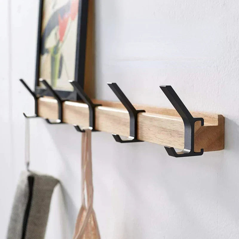 Wandgarderobe mit beweglichen Doppelhaken – Holz & Aluminium