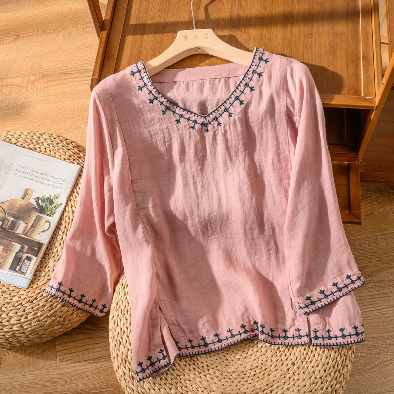 Nesta – Bestickte Bluse mit V-Ausschnitt