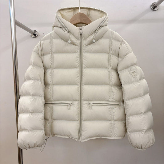 Damen kurz geschnittene Thermo-Steppjacke mit Kapuze und Reißverschlusstaschen