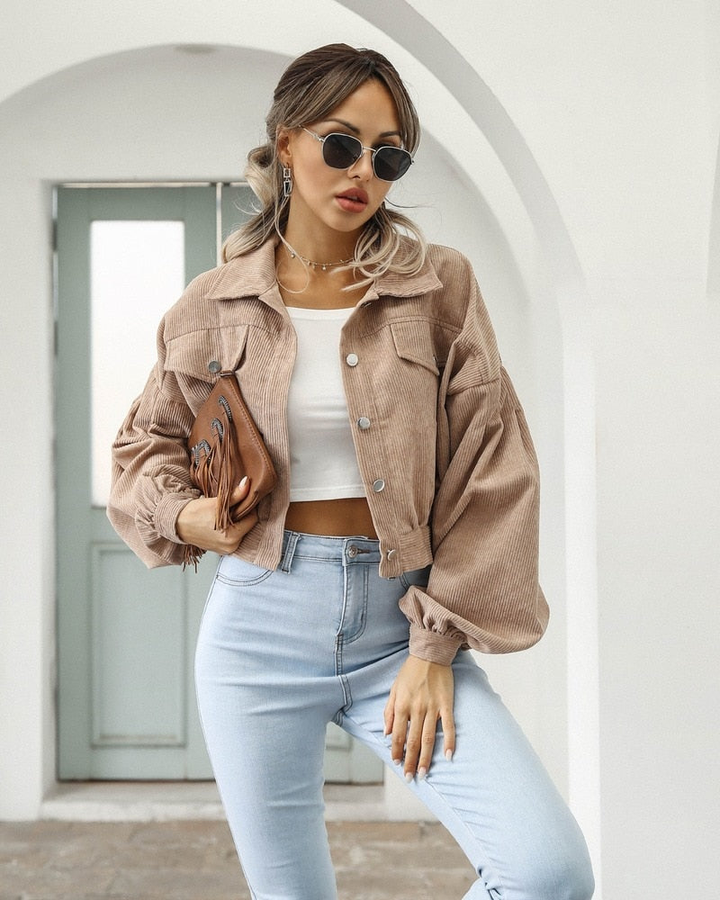 Sofia | Damen Cropped Jacke mit Taschen und Knöpfen