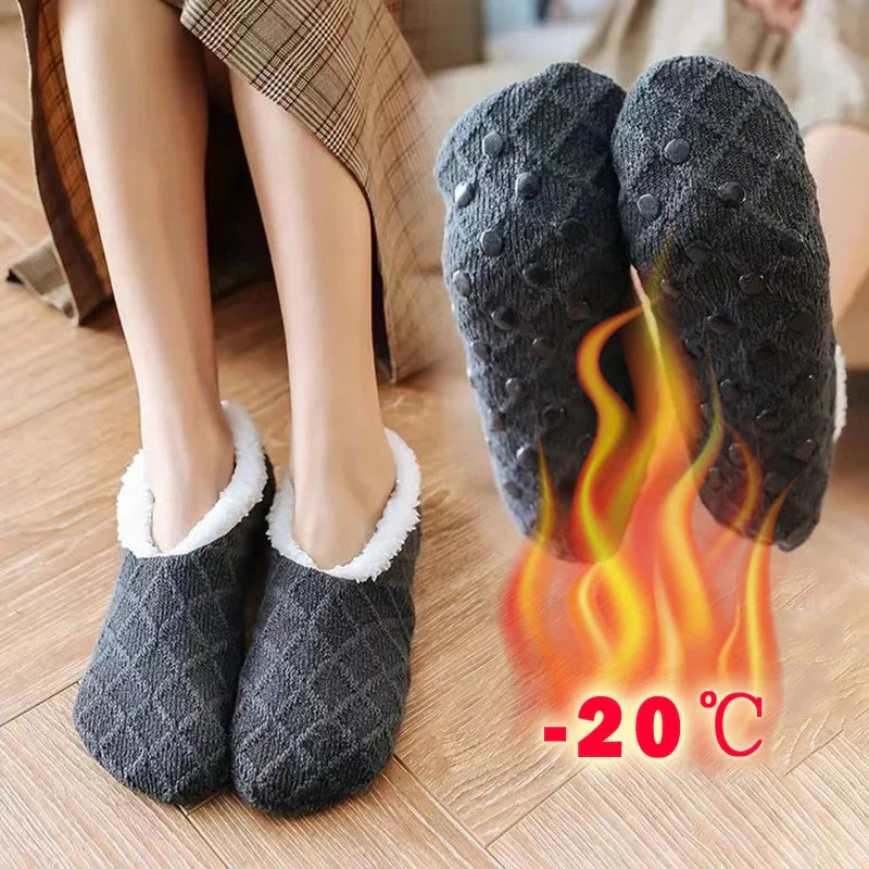 CozyGrip Socken | Rutschfreier Komfort für kalte Tage