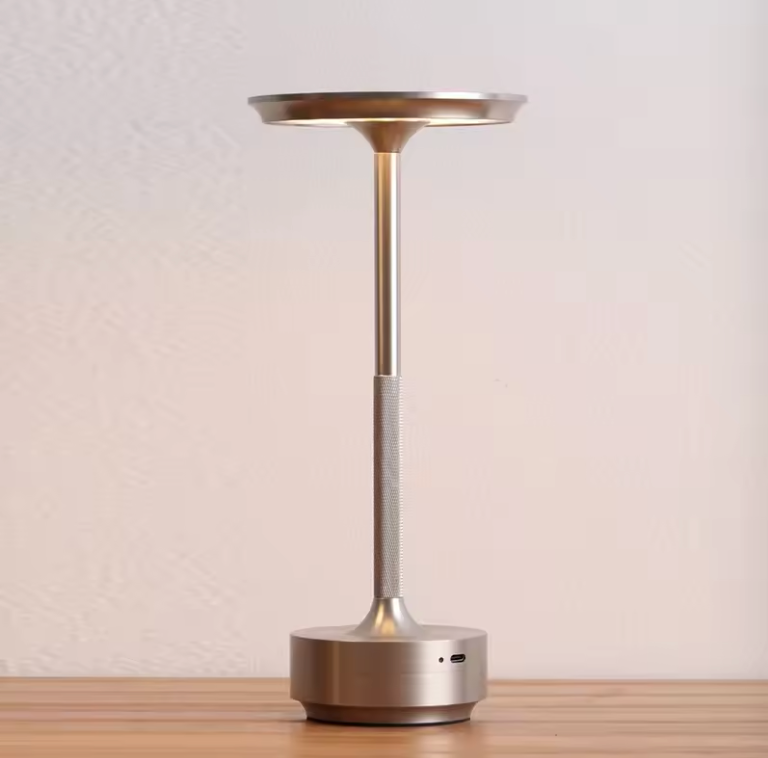 Kabellose LED-Tischlampe mit Touch-Dimmer aus Aluminium IP44