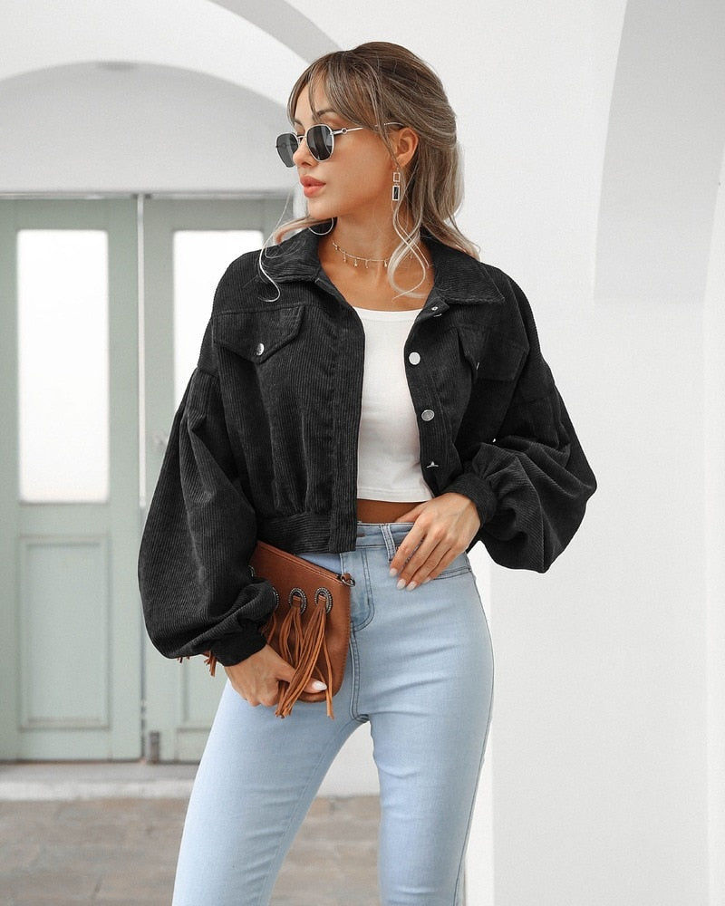 Sofia | Damen Cropped Jacke mit Taschen und Knöpfen