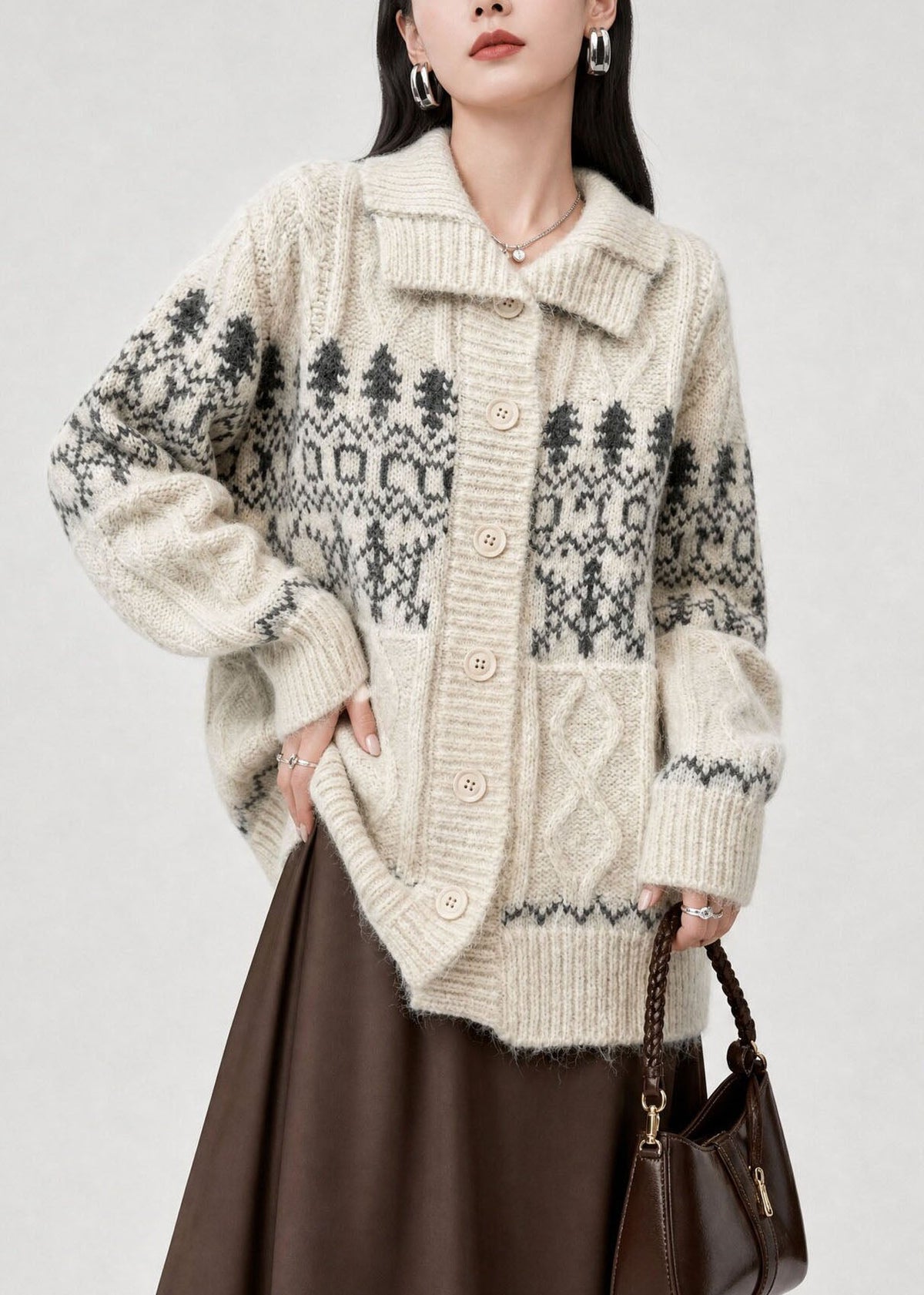 Damen Strickjacke mit Peter-Pan-Kragen und lockerer Passform