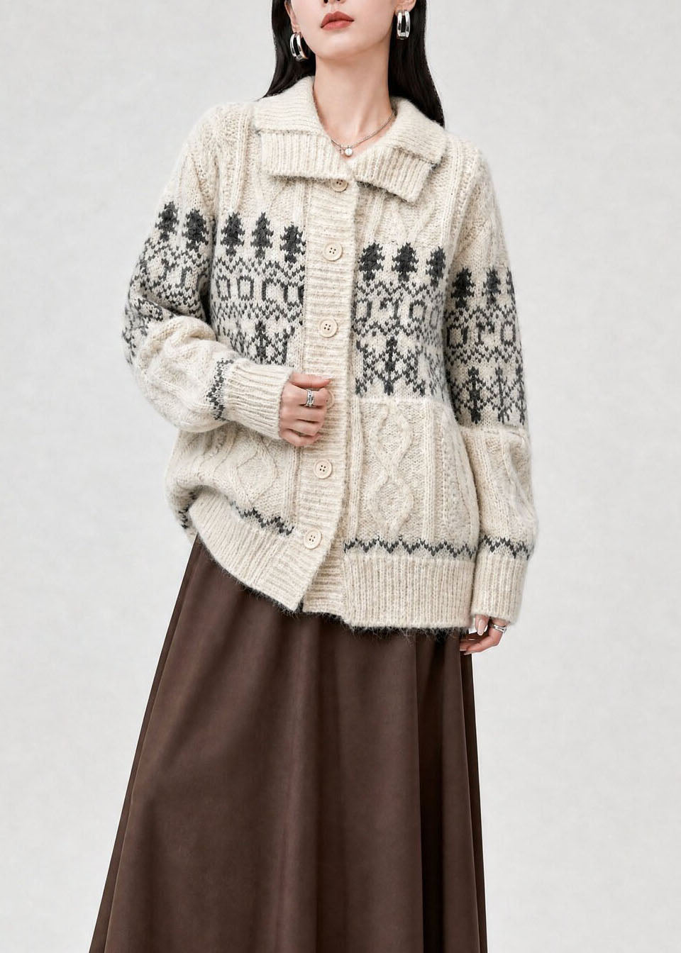 Damen Strickjacke mit Peter-Pan-Kragen und lockerer Passform