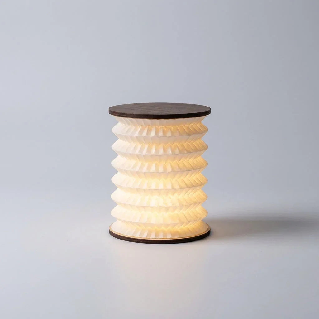 Laternen-Tischlampe mit warmem LED-Licht im klassischen Stil