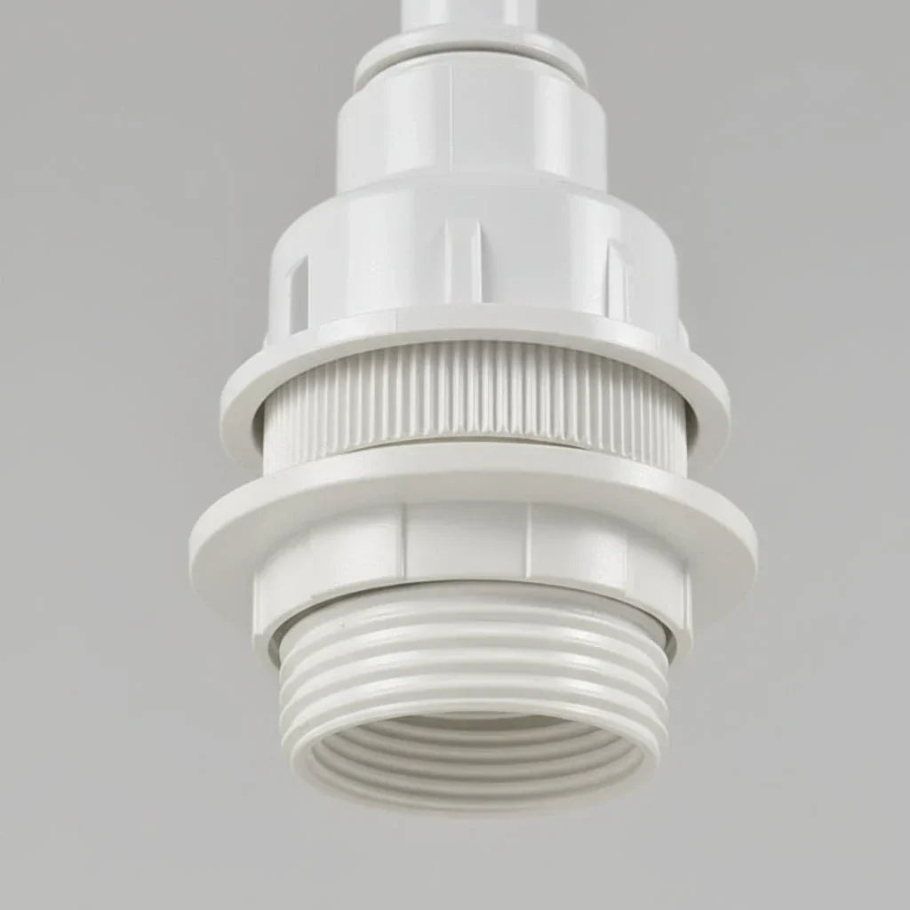 Tischlampe mit Stoffschirm und Holzakzenten