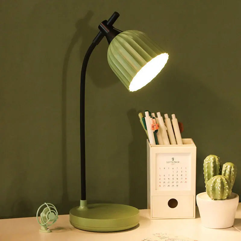 LED Schreibtischlampe dimmbar – flexibel für Schreibtisch & Nachttisch
