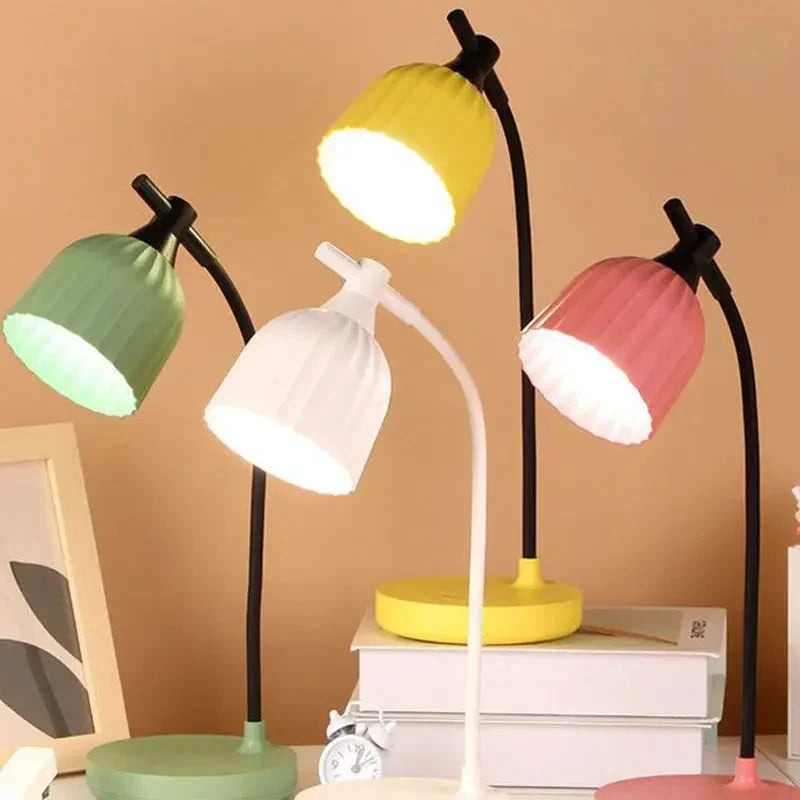 LED Schreibtischlampe dimmbar – flexibel für Schreibtisch & Nachttisch