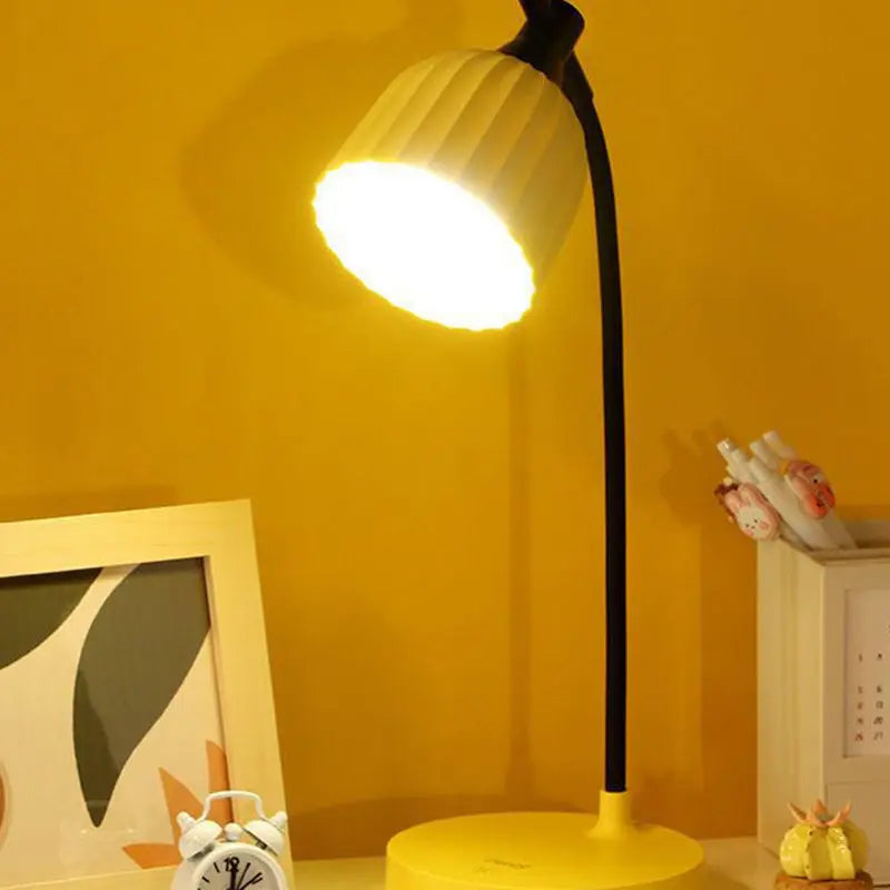 LED Schreibtischlampe dimmbar – flexibel für Schreibtisch & Nachttisch